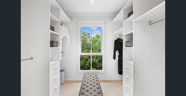 STUNNING BAYVIEWS - PERFECT LOCATION! - Photo 1