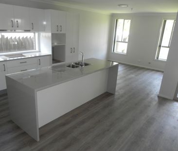 FOUR BEDROOM HOME - Photo 5