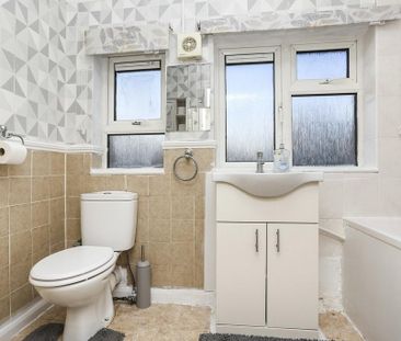 3 bedroom semi-detached house to rent - Photo 5