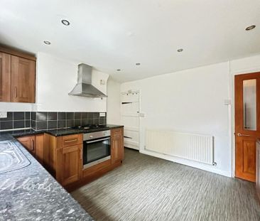2 bedroom ground floor maisonette to rent - Photo 6