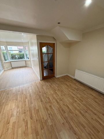 18 Garland Ave, Lurgan, BT66 6JH - Photo 2