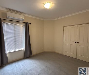 GORGEOUS EASY TO MAINTAIN VILLA CLOSE TO PERTH CBD - Photo 5