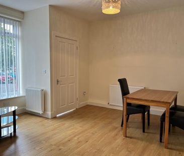 1 Bed Semi-Detached House, Parkgrove Street, EH4 - Photo 1