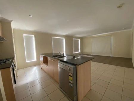 30 Lindeman Street, Tarneit VIC 3029 - Photo 4