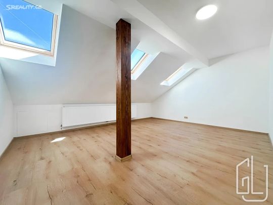 Pronájem bytu 3+1 134 m² - Fotografie 1