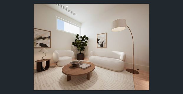 3 Storey Residence - 4 or 5 bedrooms you choose! - Photo 1