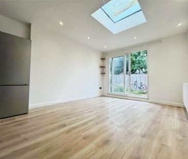 1 bedroom in a house share to rent - Photo 6