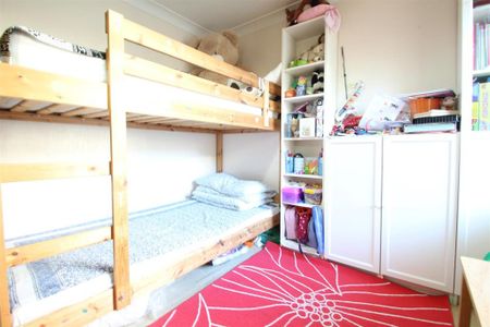 2 Bed Terraced House, St Clairs Road, CR0 - Photo 3