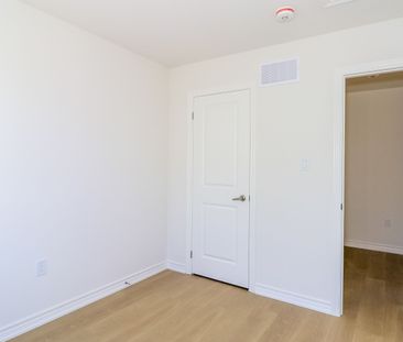 For Lease - 2017 Matteer Court Unit# (24), Innisfil, Ontario - Photo 6