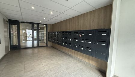 Appartement 2 pièces 46m2 REIMS 720 euros - Photo 2