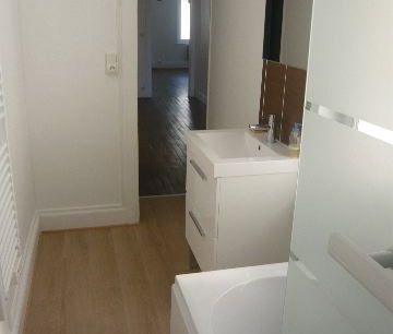 Location Appartement 2 pièces 42m² - Photo 2