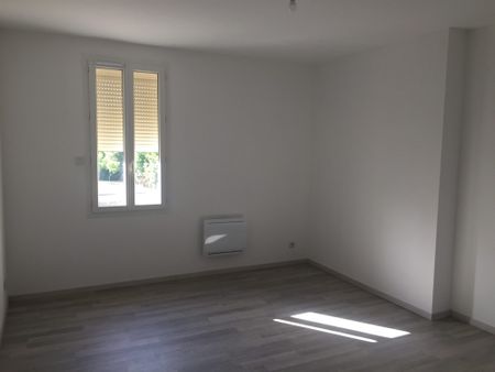 Location Appartement 3 pièces 84m² ST DENIS DE PILE 33910 - Photo 2
