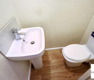 3 Bedroom House - End Terrace To Let - Photo 6