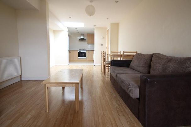 3 bedroom apartment to rent - Photo 1