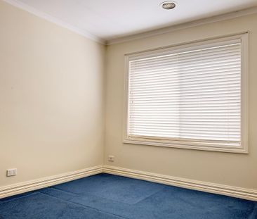 Spacious Family Home with Exceptional Entertaining Area - Photo 2