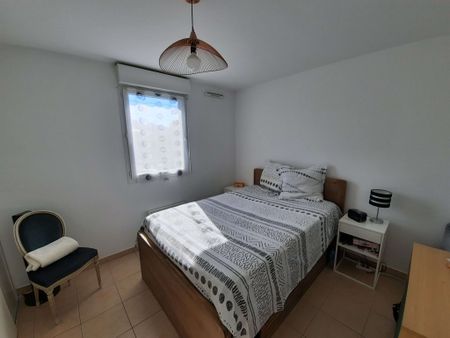 Location Appartement 2 pièces 42m² MARSEILLE 9ème - Photo 3