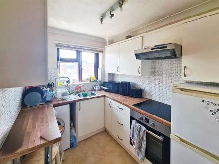 2 bedroom flat to rent - Photo 4
