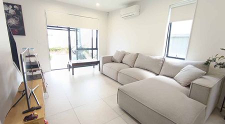 Contemporary Living in a Peaceful Community – Your New Home Awaits at 11 Nuku Place, Manurewa - Photo 5