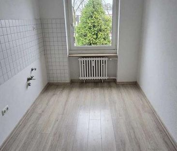 Remscheider Straße 140 - schöne 2 ZKB Wohnung im 2.OG *ab sofort* z... - Photo 1