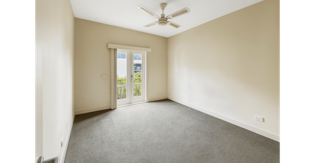 SPACIOUS APARTMENT IN THE HEART OF CARLTON - Photo 5