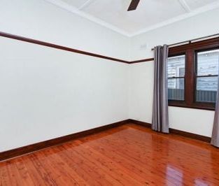 Charming Family Home in Mayfield West! - Photo 5