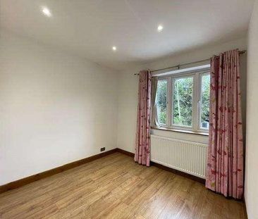 Bourne End Road, Northwood, HA6 - Photo 3