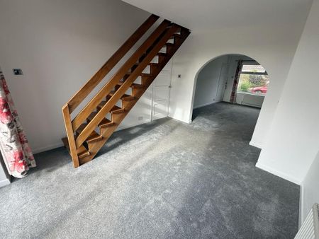 3 bedroom semi-detached bungalow to rent - Photo 2