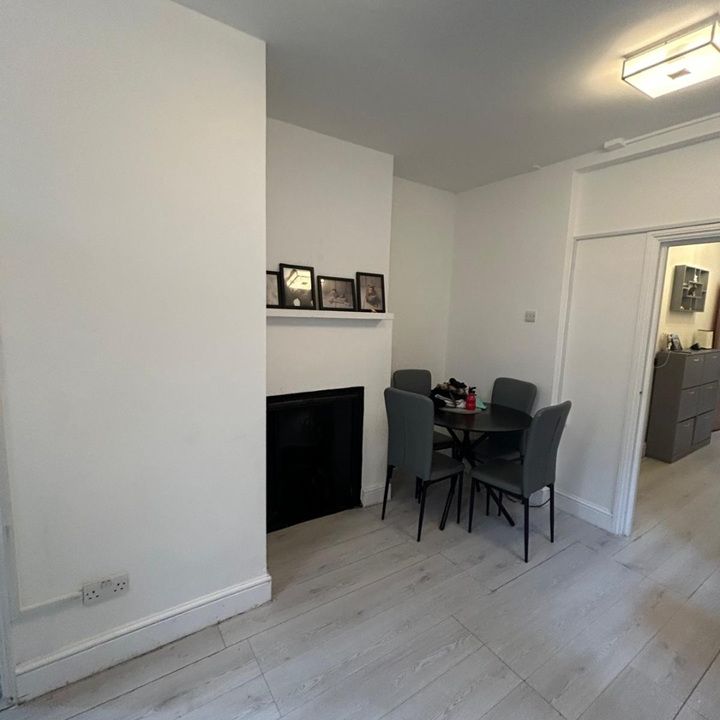 2 Bed Flat, Manor Road, N16 - Photo 1