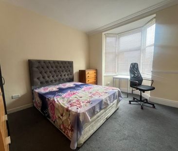 1 bedroom in a house share to rent - Photo 4