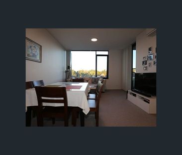 Furnished 2 bed apartment in great location - Photo 1