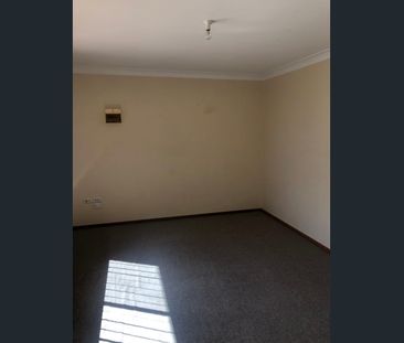 Quiet Complex - Photo 5