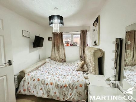 3 bedroom detached bungalow to rent - Photo 2