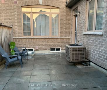 Condo Townhouse For Lease | N9259574 - Photo 1