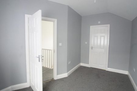 2 bedroom detached house to rent - Photo 2