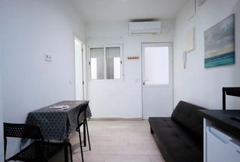 Calle de Rodrigo Uhagón, Madrid, Community of Madrid 28026