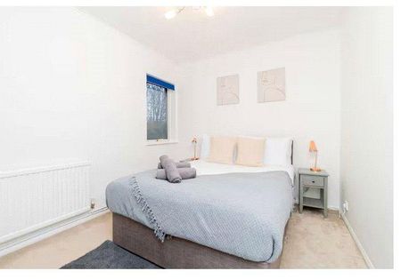 4 bedroom bungalow to rent - Photo 3