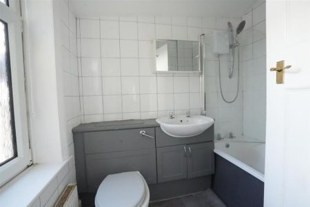 3 bedroom terraced house to rent - Photo 2