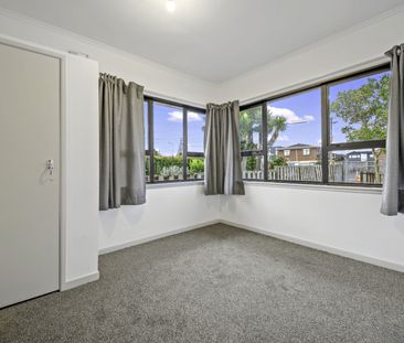 Spacious 3-Bedroom Home in a Convenient Location! - Photo 4