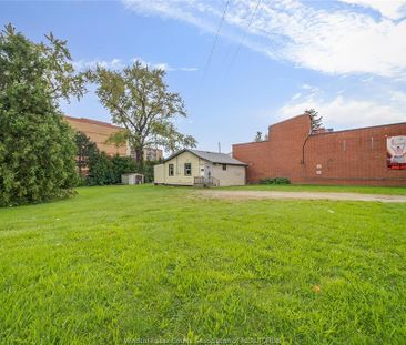 For Lease - 5837 TECUMSEH Road, Windsor, Ontario - Photo 4
