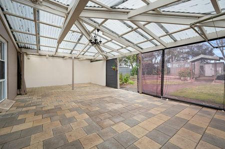 Solid 4-Bedroom Mount Gambier stone home. - Photo 5