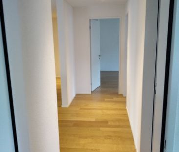 1 MONAT MIETZINSFREIE ZEIT - GROSSE 3.5-ZIMMERWOHNUNG MIT LOGGIA - Photo 3