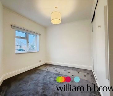 East Hill, Colchester - Photo 4