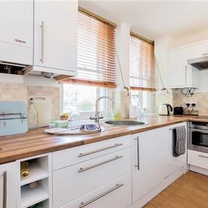 2 bedroom apartment to rent - Photo 3