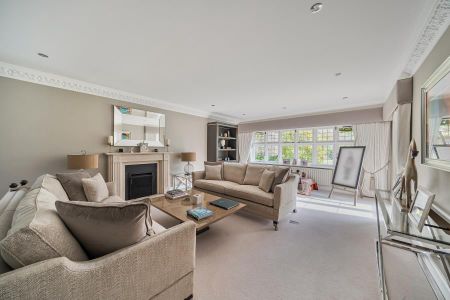 5 bedroom detached house to rent - Photo 2