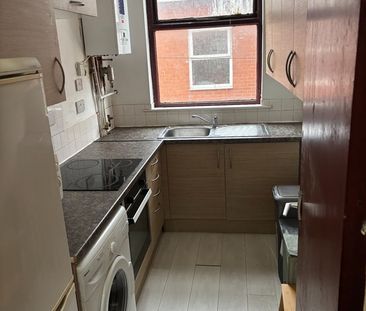 Studio Flat, Moss Lane East, M14 - Photo 6