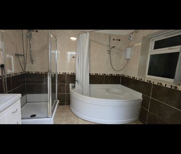 Room in a Shared House, Hob Moor Road, B10 - Photo 6