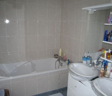Location Appartement 3 pièces 105m² LA FLECHE 72200 - Photo 3