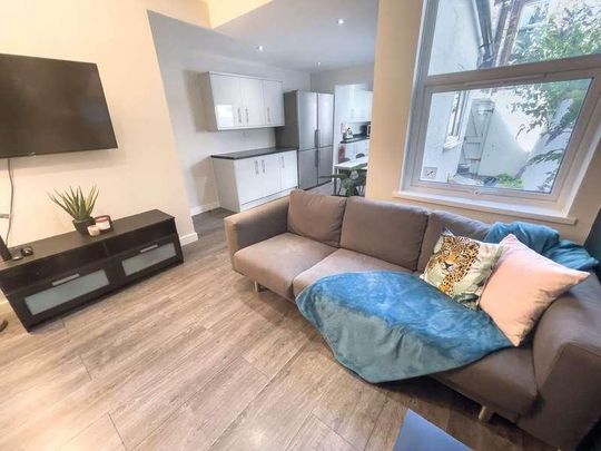 Adelaide Road, L7 - Photo 1