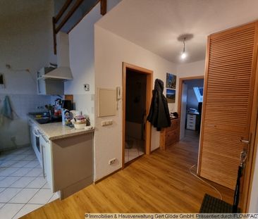 Kleine Dachgeschosswohnung ab Februar verfügbar - 2 Zimmer, Badewan... - Foto 5