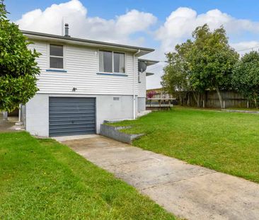 Family Home! - Photo 3